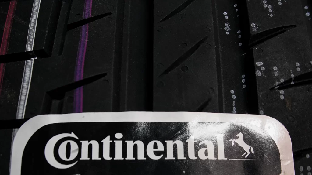 Diseño de rodadura Continental para mejor agarre en lluvia